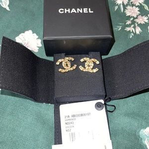 Chanel Earrings (Gold)